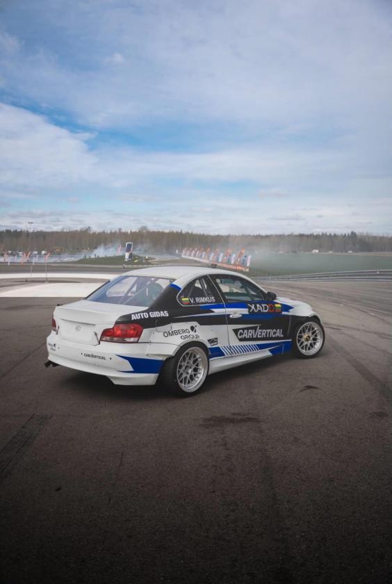 BMW 1 Series E82 – 550HP AMG V8 PRO Drift Car - Image 3