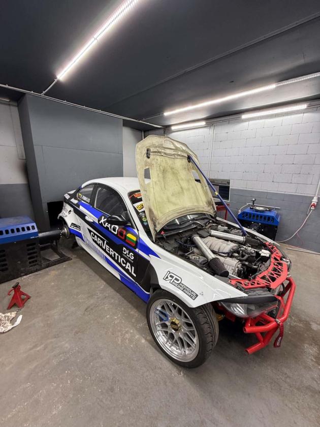 BMW 1 Series E82 – 550HP AMG V8 PRO Drift Car - Image 5
