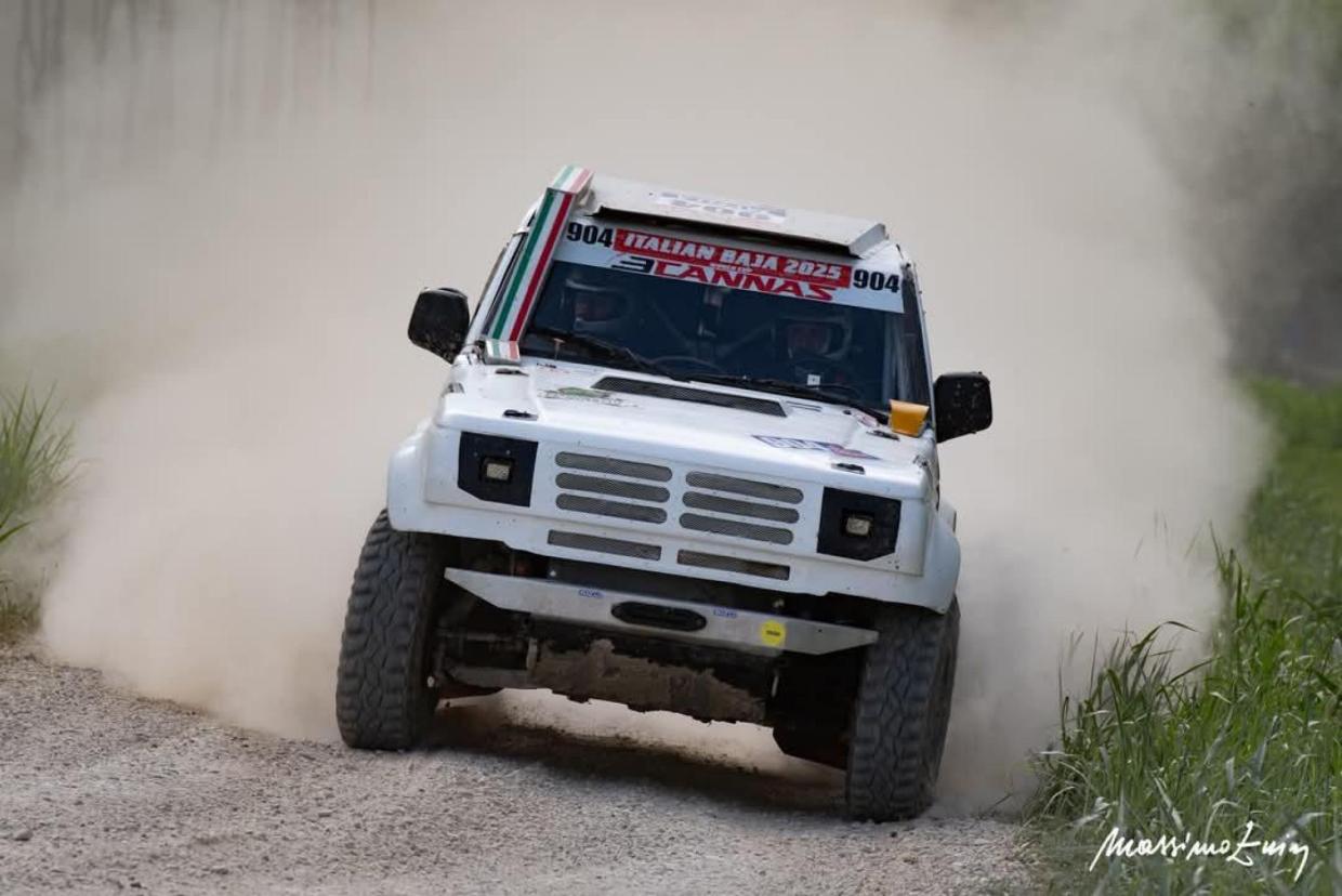 Mitsubishi Pajero Proto BMW - Image 2