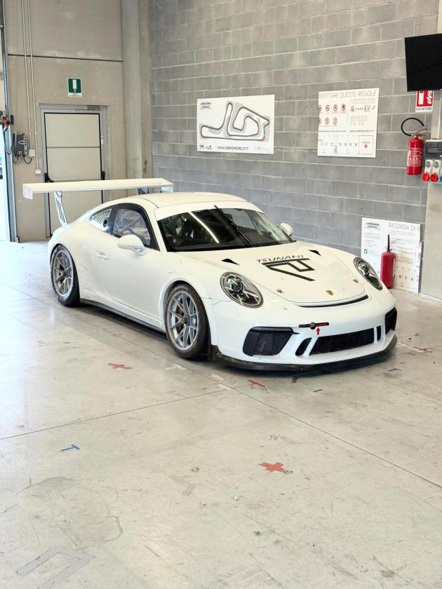 2018 Porsche 911 GT3 Cup (991.2) – 4.0L – 93 Engine Hours