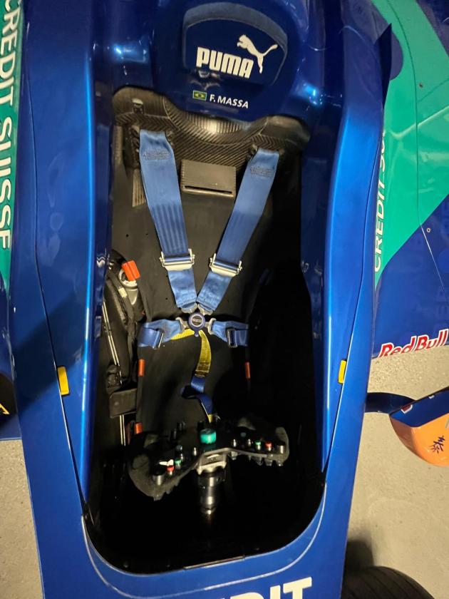 Original 2003 Sauber C22 F1 - Image 4