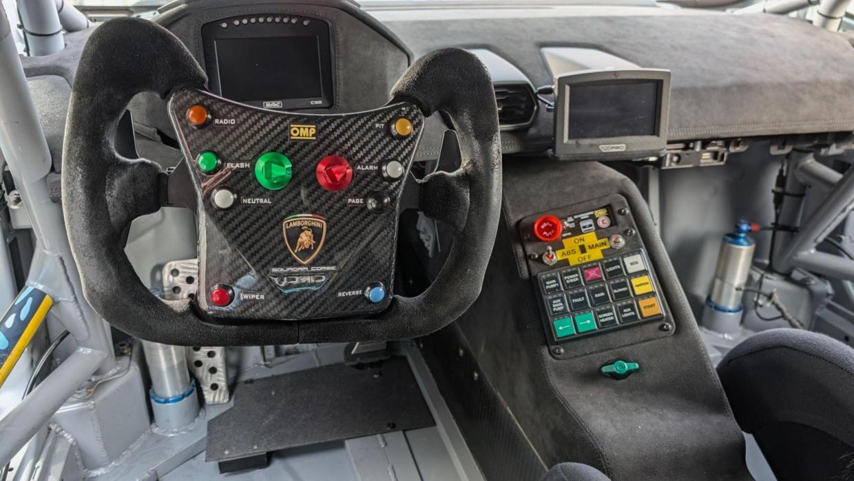 Lamborghini Huracán Super Trofeo EVO2 - Image 9