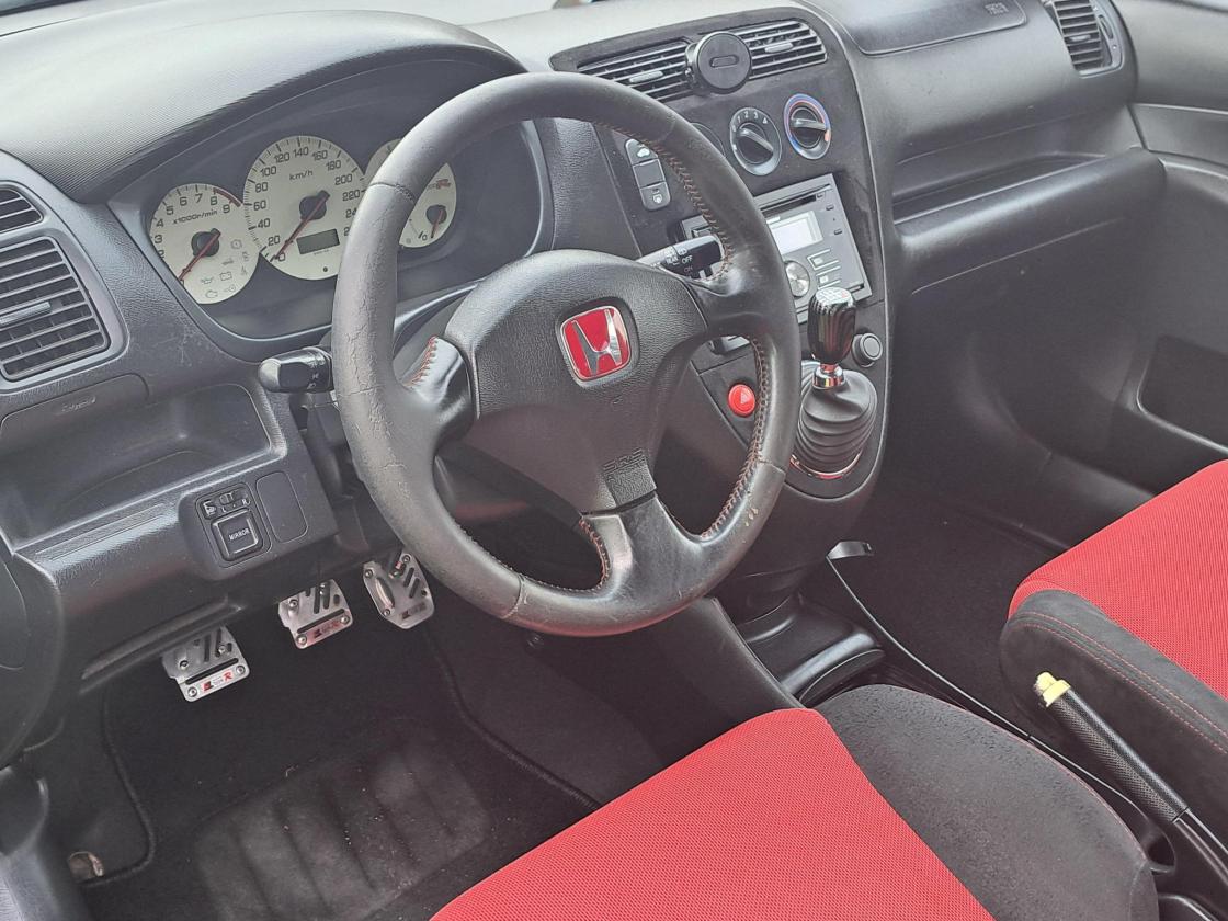 Honda Civic Type-r EP3 - Image 3