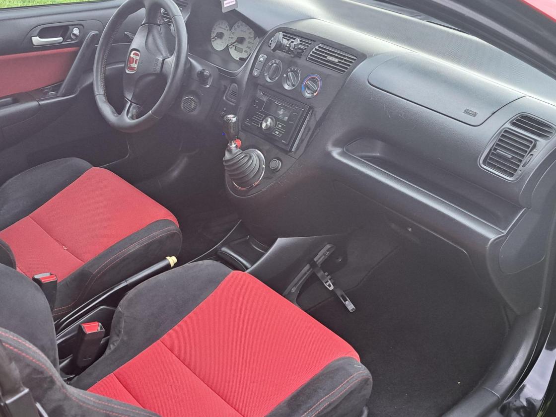 Honda Civic Type-r EP3 - Image 4