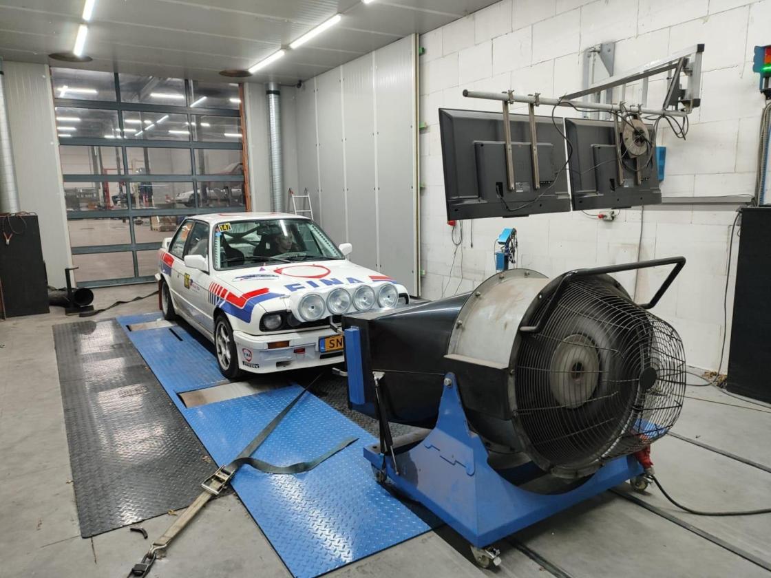 BMW 320i Rally Car – Official FIA Passport – 200 HP – Ready to Race - Kép 8