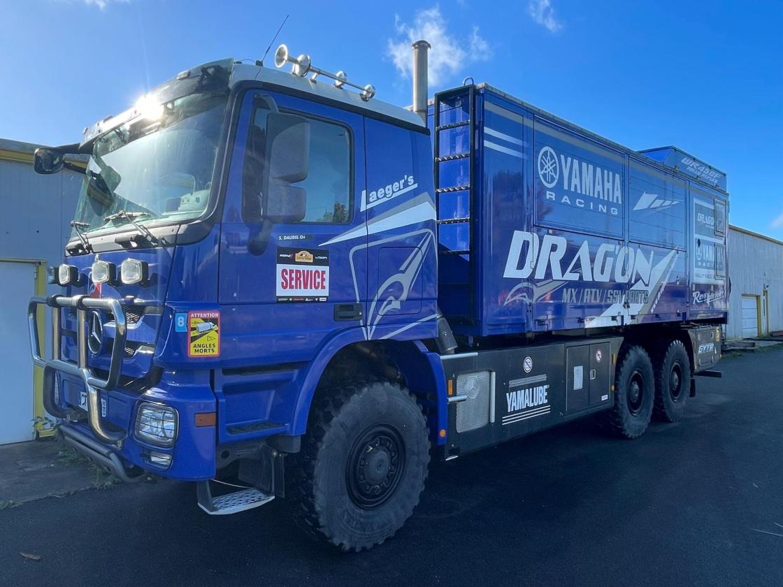 Mercedes Actros 6x6 assistance